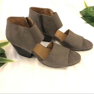NWOT Natural Soul Open Toe Dress Heel